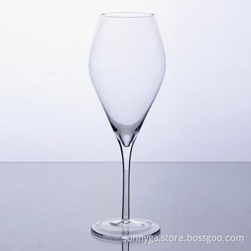 Wine Glass with 469mL Volume, 24.2cm Height and 7.7cm Bottom Diameter